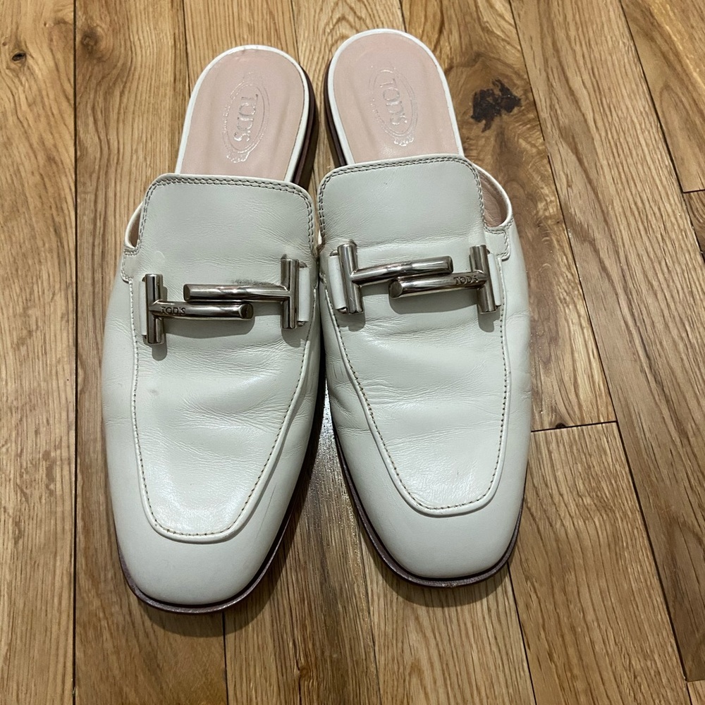 Tod’s Monogram Plaque Mules